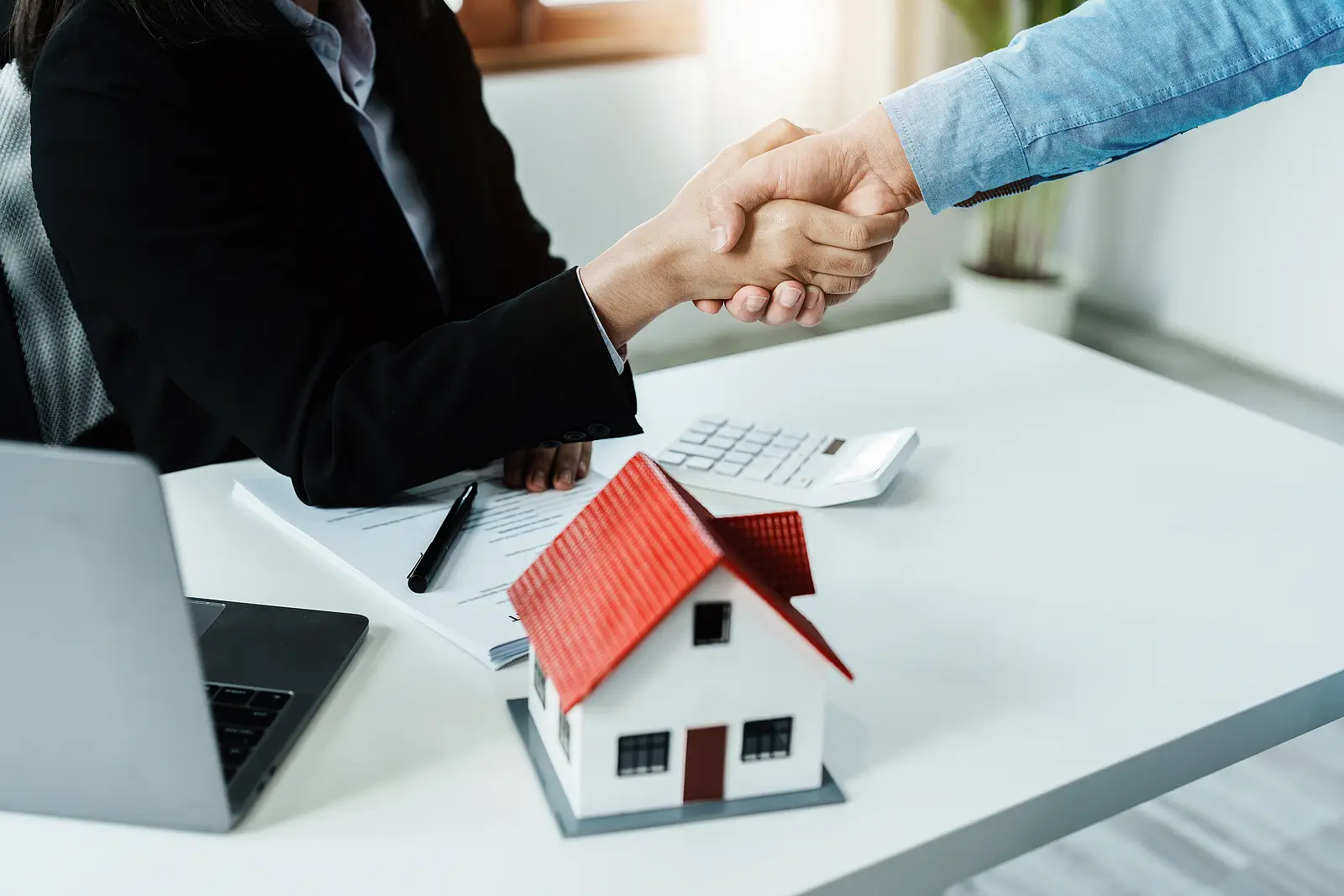 Do Property Management Companies Pay for Repairs?